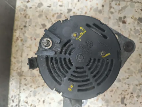 Alternateur Bosch 14V VW / Audi 1.9 TDI (roulement légèrement bruyant)