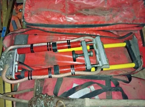 Équipment de mise a la terre pour 3eme rail
