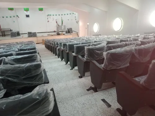 Chaise conférence et théâtre en polyuréthane pied normal et central 