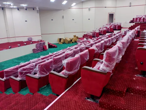 Chaise conférence et théâtre en polyuréthane pied normal et central 