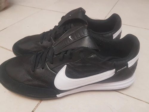 Nike artificiel-turf