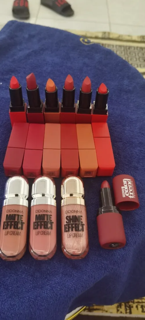 Rouges a lèvres  + lot  stick bille 