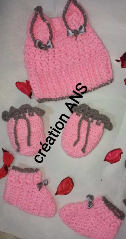 Bonnets+châle en crochets travail à main