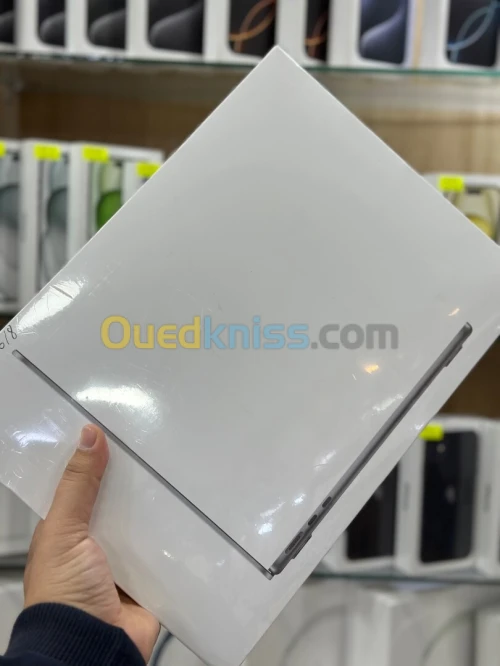 APPLE MACBOOK AIR 2022 M2 16/256GB 8GPU 8 CPU 
