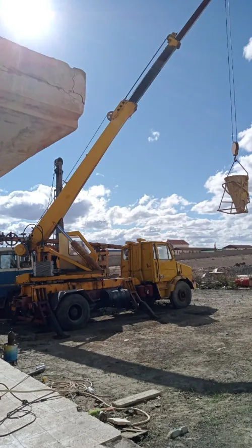 Sonacom v8 Grue mobile 