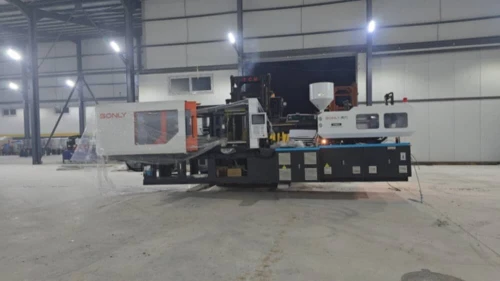 MACHINE INJECTION PLASTIQUE
