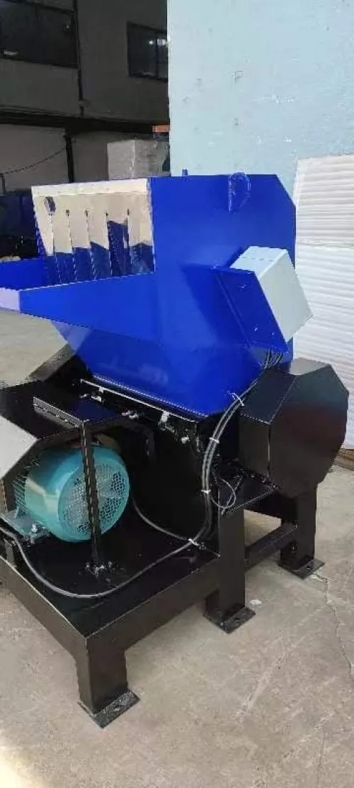 BROYEURS DE PLASTIQUE DISPONIBLES آلة رحي البلاستيك