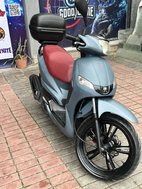 Peugeot Tweet 2015