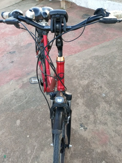 Vélo ville électrique avec chargeur marche bien tél