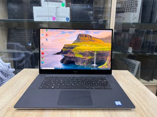 DELL PRECISION 5530 | i7 8850H | RAM 32Go | SSD 512Go | Écran 15,6 FHD Tactile | GPU QUADRO P1000