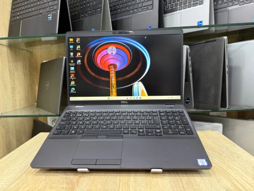 DELL LATITUDE 5500| i7 8eme |RAM 16Go | SSD 256Go| Écran 15,6 FHD | GPU Intel UHD + Radeon X540