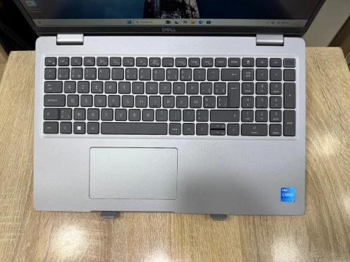 LAPTOP DELL LATITUDE 5520| i5 11eme| RAM 8Go| SSD 256Go| Écran 15,6 FHD| clavier Lum| empreinte