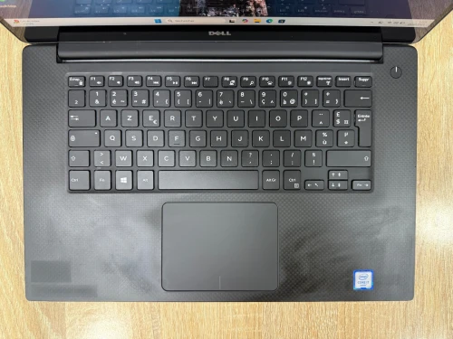 LAPTOP DELL PRECISION 5520| i7 6820HQ | RAM 32Go | SSD 512Go |NVIDIA M1200 4Go |Écran 15,6 4K Tactil