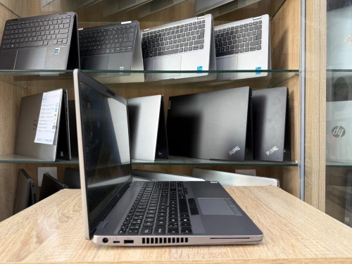 LAPTOP DELL LATITUDE 5510| i7 10810U| RAM 16Go| SSD 512Go| Écran 15,6 FHD Tacitle| Clavier lum