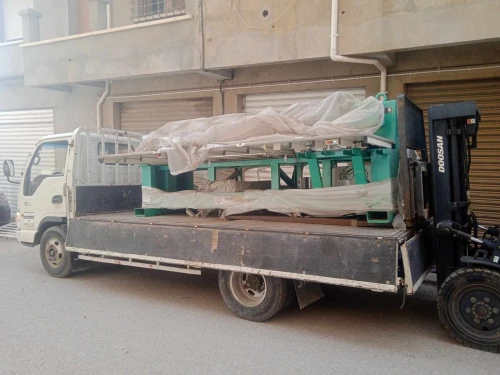 Camion de Transport des marchandises et déménagemen
