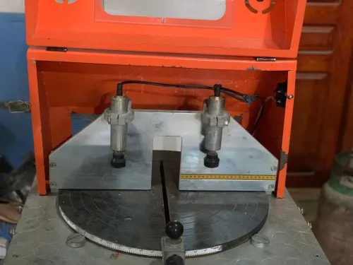 Machiné Coupeuse Numérique PVC aluminium