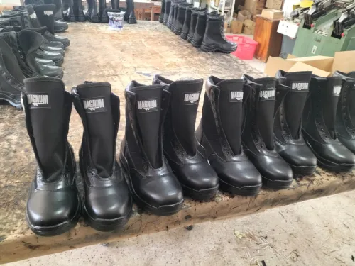 Chaussures boots magnum 