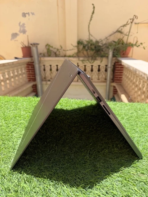 ASUS ROG Zephyrus G16 / Ultra 9 285Hx/ RTX 5070/RAM: 16GB