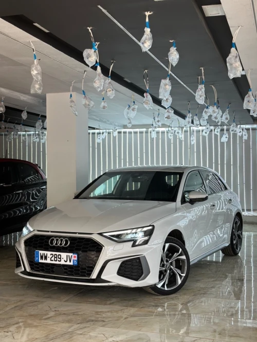 location de voiture Audi A3 2023 .s line