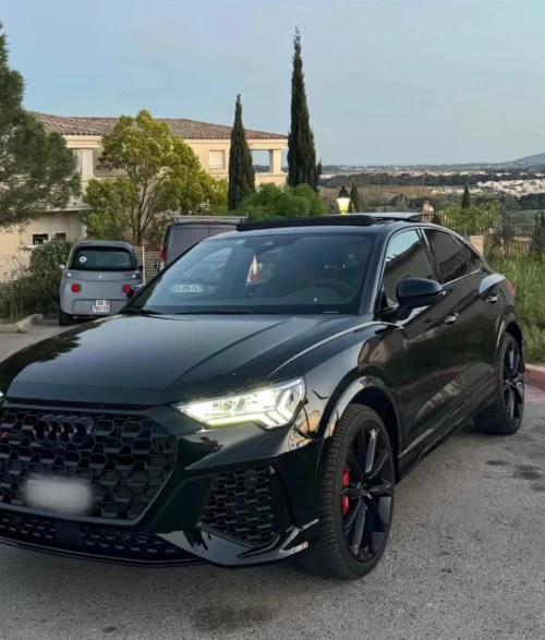  location de voiture AUDI RSQ3