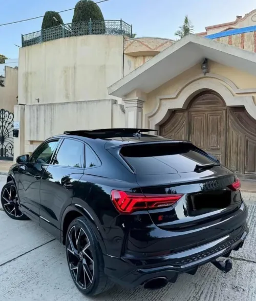  location de voiture AUDI RSQ3