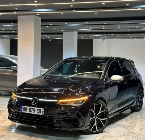 location de voiture Volkswagen Golf R 2024