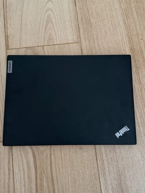 Lenovo thinkpad AMD RYZEN 7 pro