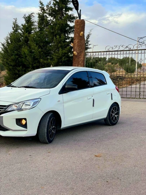 Mitsubishi Space star 2024 