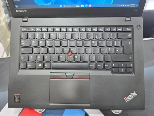 Lenovo thinkpad T450 i5 5300u ram 8gb ssd 256gb