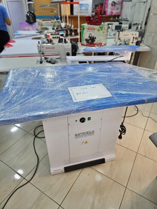 Table de repassage aspirante et chauffante carré طاولة حدادة مستطيلة