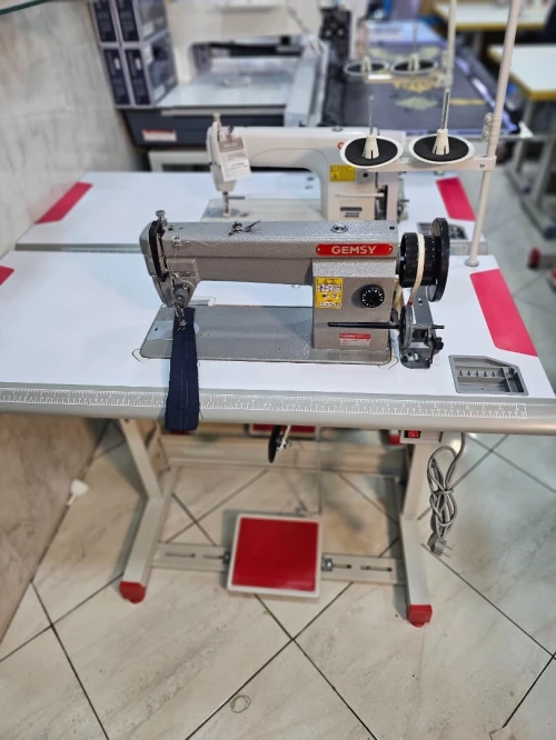 Machine a coudre grand chariot 8mm