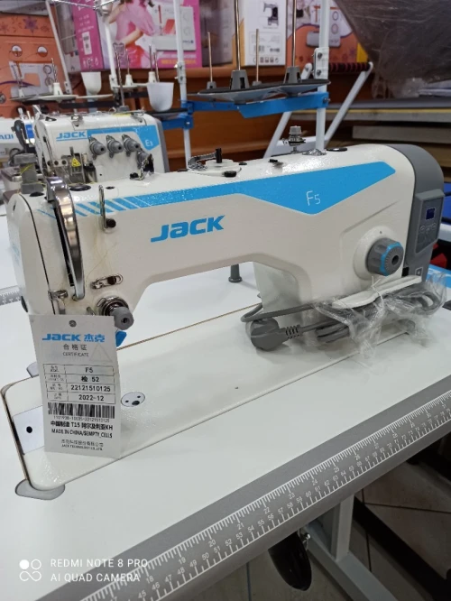 Machine a coudre jack F5 