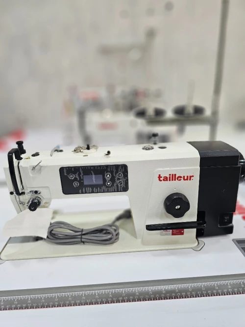 Machine a coudre tailleur tl4-D