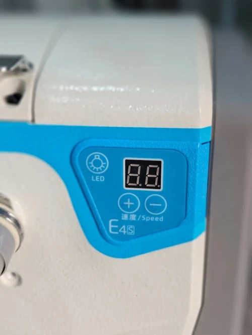 Machine a surjeuteuse jack E4S ماكنة سرفلة جاك 4 فيل E4S