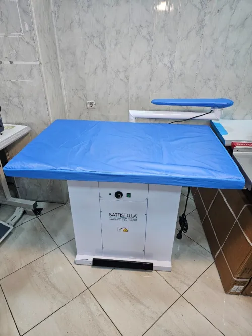 Table de repassage aspirante et chauffante carré طاولة حدادة مستطيلة