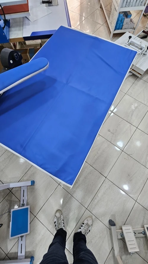 Table de repassage aspirante et chauffante carré طاولة حدادة مستطيلة