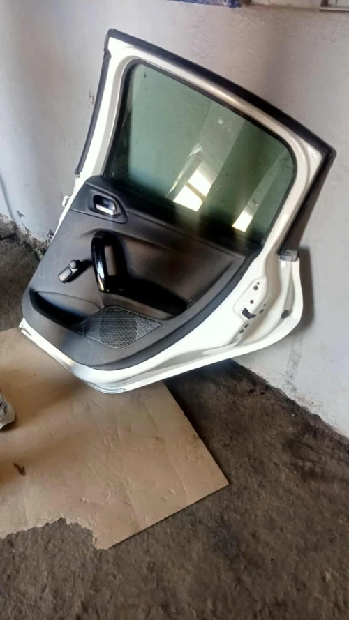 Porte 208