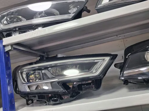 Phare Audi A3 