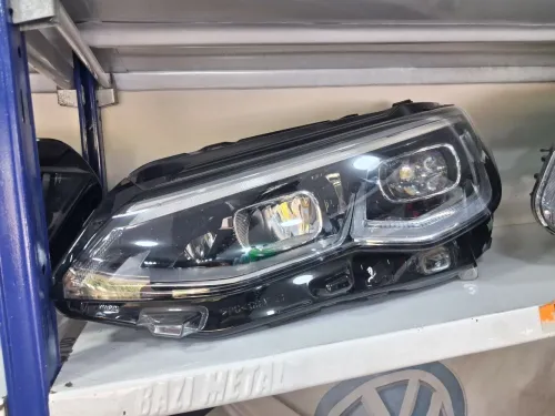 Phare Audi. Skoda. Volkswagen. Seat 