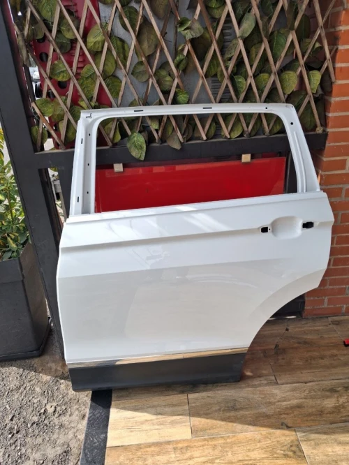 Ailes. Capot. Portes. Malles et tous type de tole couleur d'origine audi Volkswagen 