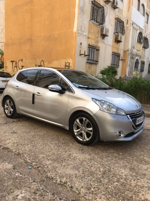 Peugeot 208 2015 Allure