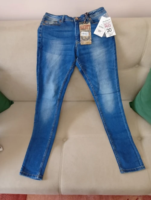 Pantalon jeans et classique 