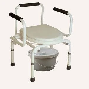Fauteuil roulant et chaise toilettes 