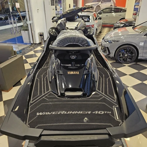 Jet ski