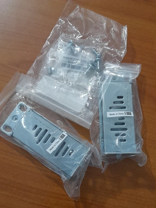 Rack mounting kit - 19' - for Catalyst 2960-8TC, 2960-8TC-S, 2960G-8TC, 3560-12PC, 3560-12PC-S
