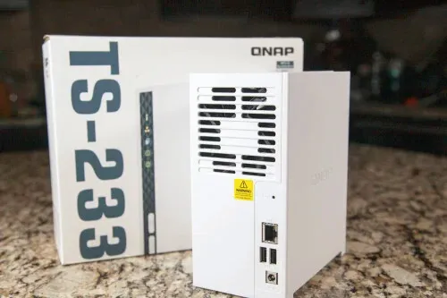 SERVEUR DE STOCKAGE NAS QNAP TS-233 2 Baies 