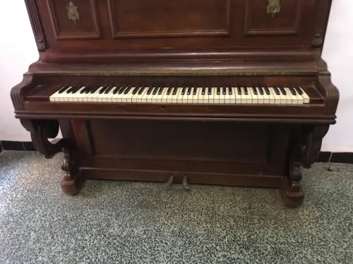 Piano droit Thersen & Cie