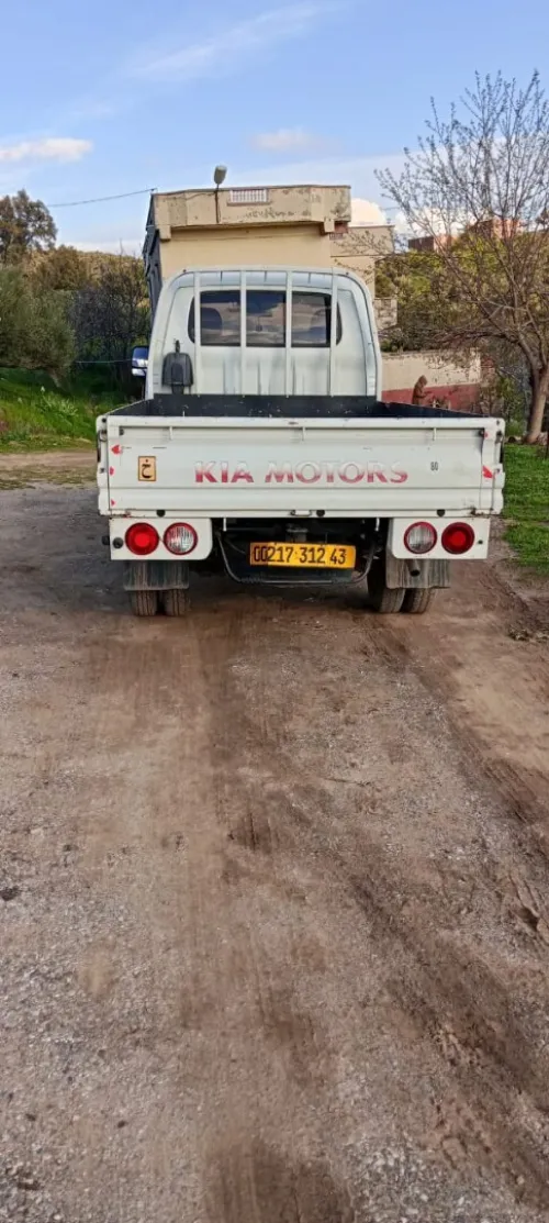 Kia k2700 