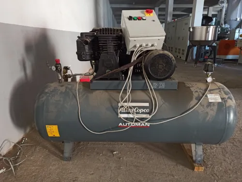 Compresseur Atlas Copco 7.5 HP puissant et prêt à l'emploi