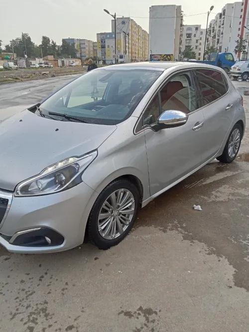 Peugeot 208 2016 Active Facelift